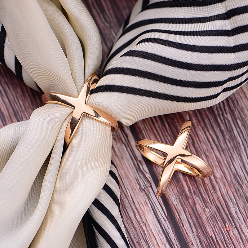 X-Shaped Scarf Clips - Elegant - Candle X recension och pris